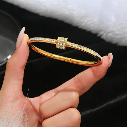 Elegant stainless steel 18K Gold Plated bracelet