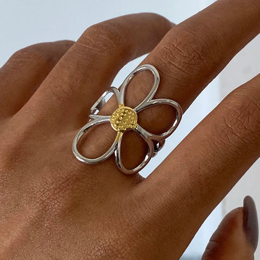 Stylish Luxury Open Ring 18K Gold Plated Stainless Steel Hollow Flower Retro Creative Light